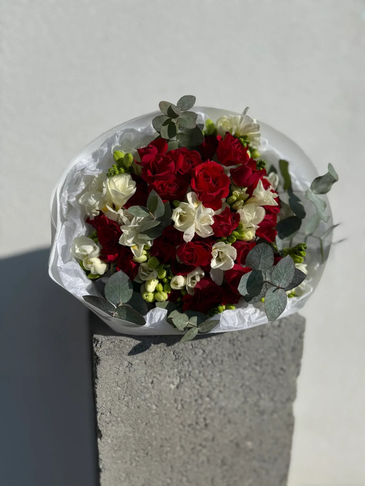 Red & White Romance Csokor